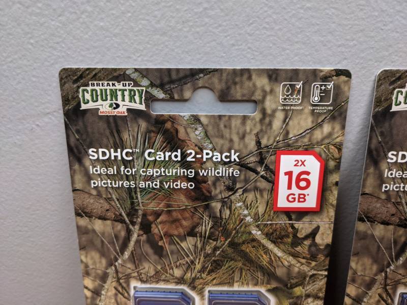 lot 47 image: Set of 3 Brand New SanDisk SDHC Mossy Oak Memory Card Break-Up 2 Packs - T