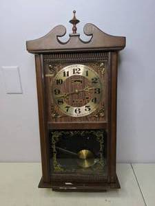 lot 101 image: Vintage Centurion 35 Day Mantel Clock - Z