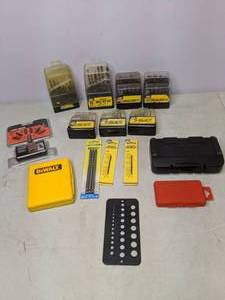 lot 140 image: Collection of DeWalt Magnetic Drill and Drive System, Maxtech, Tool Shop, Black & Decker Drill and Drive Bits - R