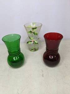 lot 144 image: Set of Three Gorgeous Red, Green and Mistletoe Painted Glass Vases - R