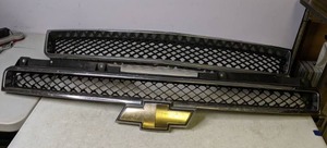 lot 127 image: Set of 2 Chevy Grills - Z