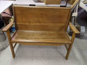 lot 130 image: Small Oak Bench - R