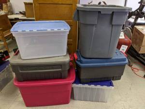 lot 134 image: Assortment of Plastic Storage Totes - R