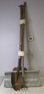 lot 161 image: Lawn and Garden Shovels, Cultivator and More - R