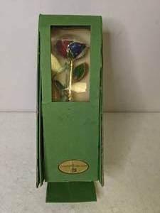lot 205 image: Love Is a Rose Gold Dipped USA Rose with Stand in Box - Z