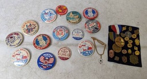 lot 172 image: Beautiful Collection of Vintage Pins and Medals - Z