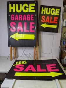 lot 174 image: Set of (3) Garage Sale Signs - Z