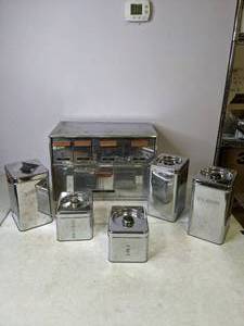 lot 263 image: Vintage Krestline Bread Box and Matching Tea, Coffee, Flour, Sugar Metal Kitchen Canisters - N
