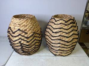 lot 257 image: Set of Two Woven Wicker Vases - N
