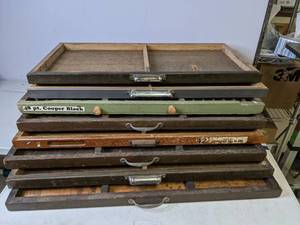 lot 258 image: Collection of 8 Vintage Artist Storage Drawers - N