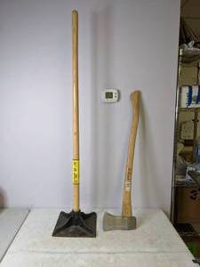 lot 261 image: Collins Wood Handle Axe and 10-in Tamper - N