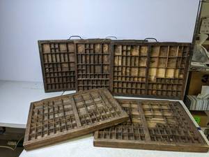 lot 237 image: Collection of 5 Vintage Wooden Drawer Knick Knack Shelves - N