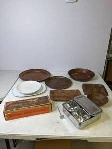 lot 244 image: Vintage Kitchen Assortment Hamilton Beach Scovill Electric Knife, Weavewood Inc Minneapolis Wooden Platters and More - N
