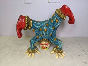 lot 296 image: Collectible Vintage Signed Alvarez Mexico Paper-Mache Clown - N