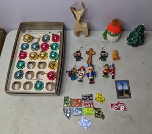 lot 298 image: Collection of Christmas Ornaments, Decor and State Magnets - N