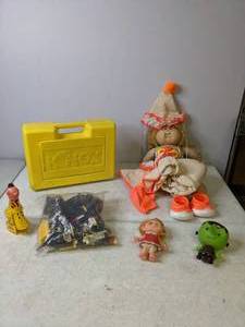 lot 322 image: Miscellaneous Toys Cabbage Patch Circus Clown Doll, KNEX, LEGO Car Pieces and More - N