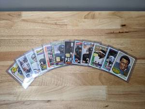 lot 33 image: Complete Set of 12 Topps 2001 Walter Payton Reprint Cards Chicago Bears NFL Football - T