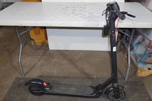 lot 22 image: Black Electric Scooter
