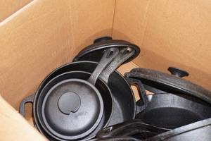 lot 31 image: 13 Piece Cast Iron Cookware Set