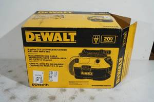 lot 35 image: DeWalt 20V18V Max ACDC Wet Dry Vacuum