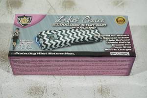 lot 45 image: NEW Street Wise Ladies Choice 21,000,000 Stun Gun with Alarm - Black