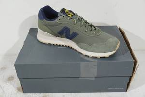 lot 90 image: NEW New Balance Classics Shoes - Mens 9 D