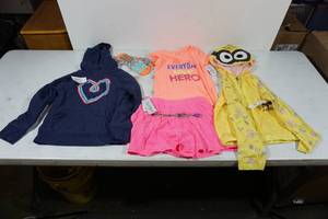 lot 160 image: Girls Clothing - Cat & Jack, Minions