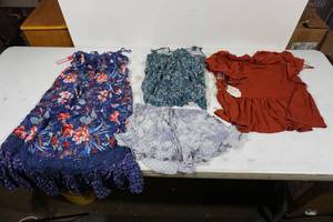 lot 159 image: Womens XSS Clothing