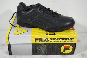 lot 165 image: NEW Fila Memory Elleray 5 Slip Resistant Shoes - Womens 11