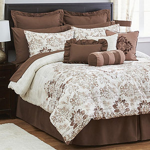 lot 92 image: Alcove Paola 30 Piece Bedroom Super Set - Queen