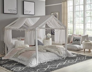 lot 219 image: Ashley Furniture Flannibrook Full House Bed Frame in White, B082-262. - Store Display.