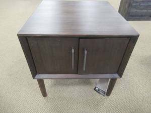 lot 227 image: Signature Design by Ashley Kisper End Table, T802-Z - Store Display.