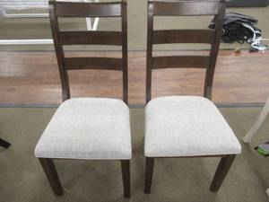 lot 237 image: Signature Design by Ashley Adinton Dining Room Chair (Set of 2), D677-01 - Store Display.