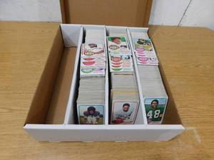 lot 69 image: 1976 Topps Football 2,200 Cards