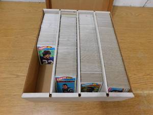 lot 70 image: 1977 Topps Football 2,600 Cards