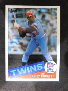 lot 40 image: 1985 Topps Kirby Puckett Rookie Card #536 HOFer