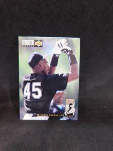 lot 127 image: 1994 Collectors Choice Michael Jordan Rookie Card #661