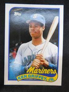 lot 128 image: 1989 Topps Traded Ken Griffey Jr. Rookie Card #41T MINT