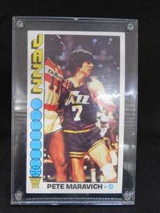 lot 134 image: 1975 Topps Pete Maravich #60 Near Mint HOFer