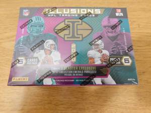 lot 52 image: 2020 Illusions Football Blaster Box Sealed