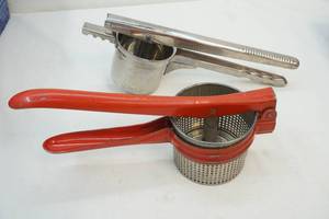 lot 7 image: food mashers