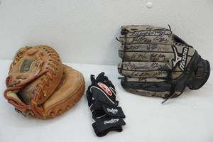 lot 9 image: baseball gloves