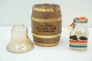 lot 17 image: coin banks