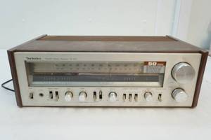 lot 19 image: stereo receiver
