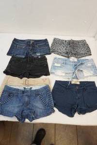 lot 40 image: shorts