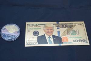 lot 43 image: Trump money