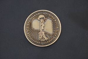 lot 46 image: commemorative token
