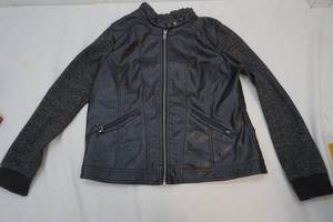 lot 58 image: womens coat