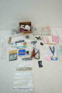 lot 94 image: arts and crafts