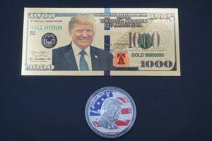 lot 101 image: Trump money